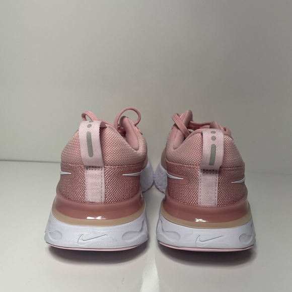 Nike React Infinity Run Flyknit 2 Womens Size 8 Running Shoe Pink CT2423-600 - Picture 3 of 9